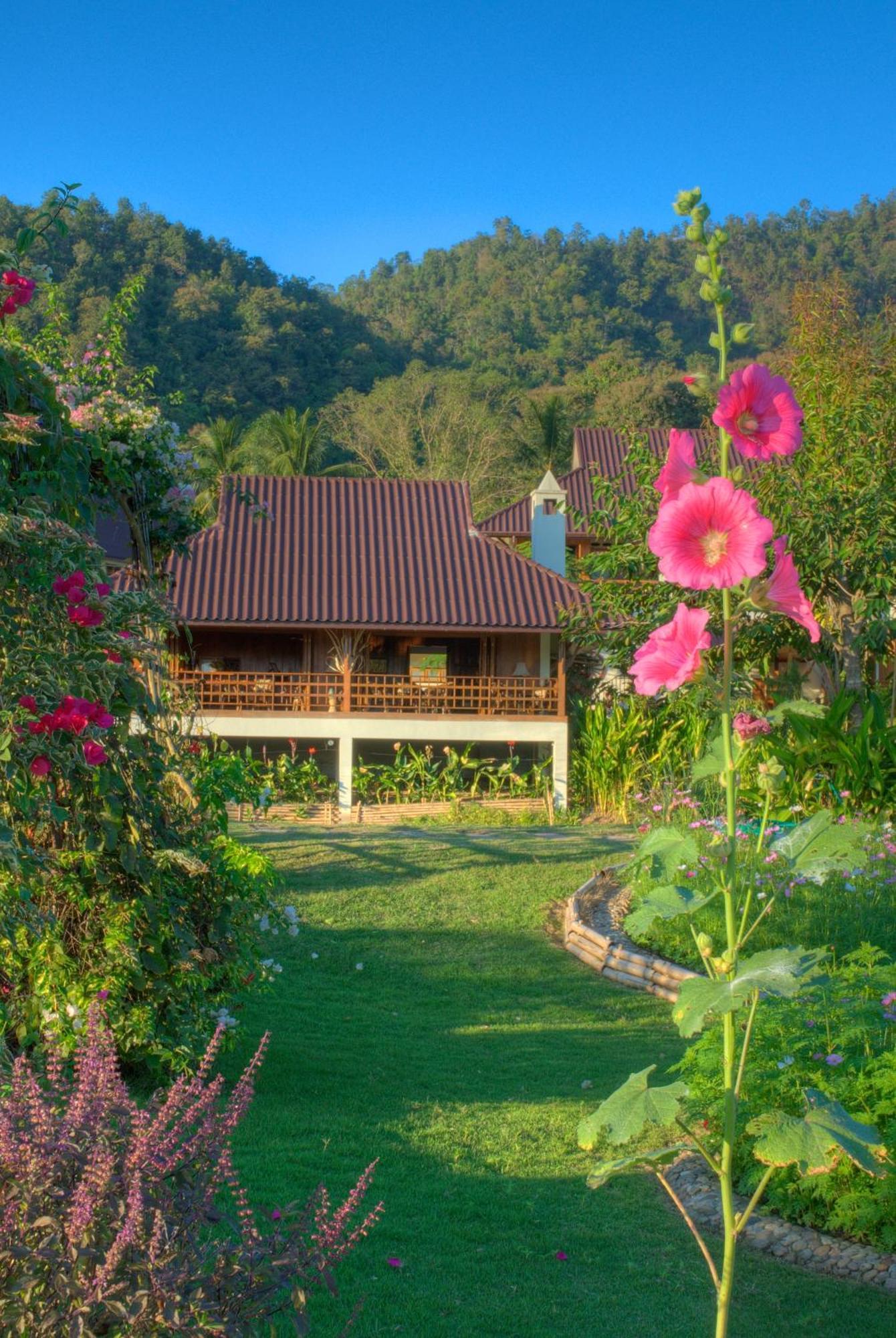 Maekok River Village Resort Mae Ai Exterior foto
