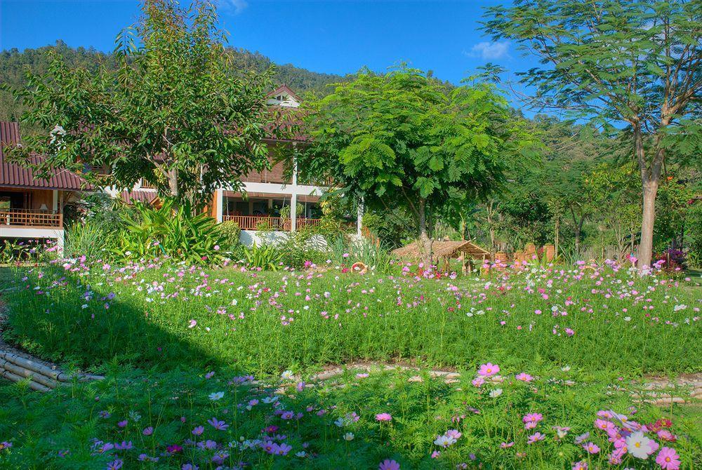 Maekok River Village Resort Mae Ai Exterior foto