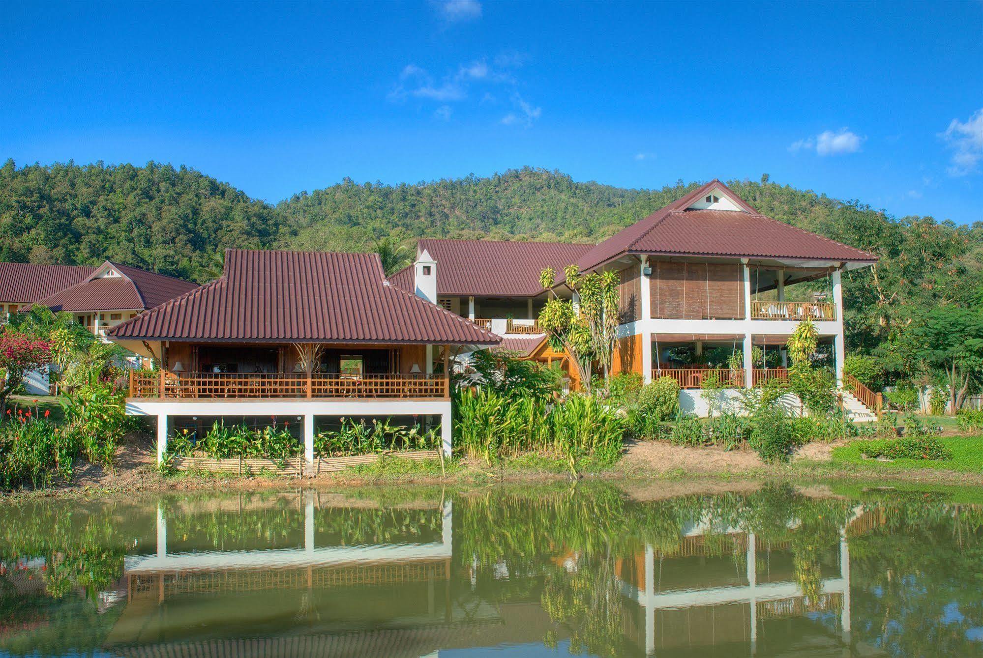 Maekok River Village Resort Mae Ai Exterior foto